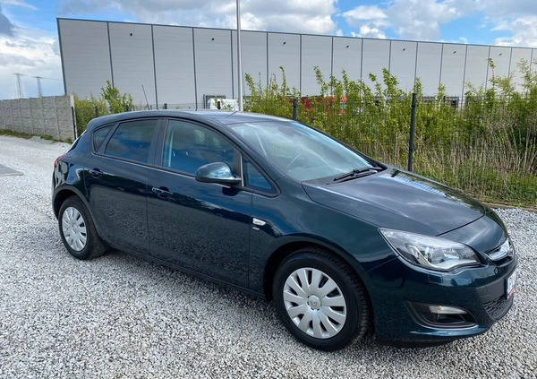 Opel Astra cena 35999 przebieg: 105000, rok produkcji 2014 z Czyżew małe 781